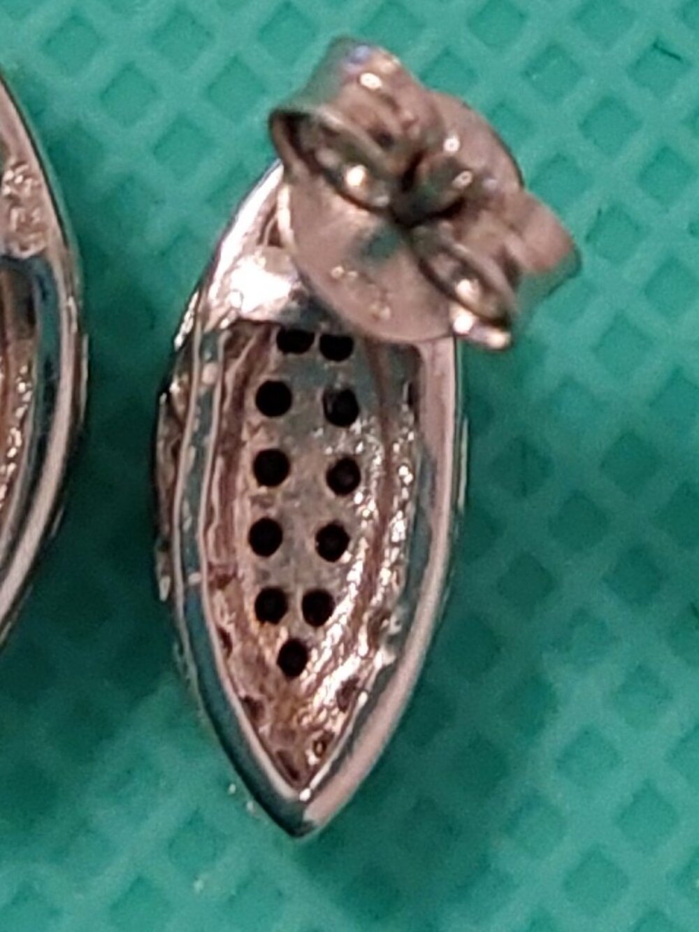 1/3 CT. T.W. BLACK DIAMOND Round Prong Set Earring in Sterling Silver (IJ-I2-I3) - Picture 15 of 16